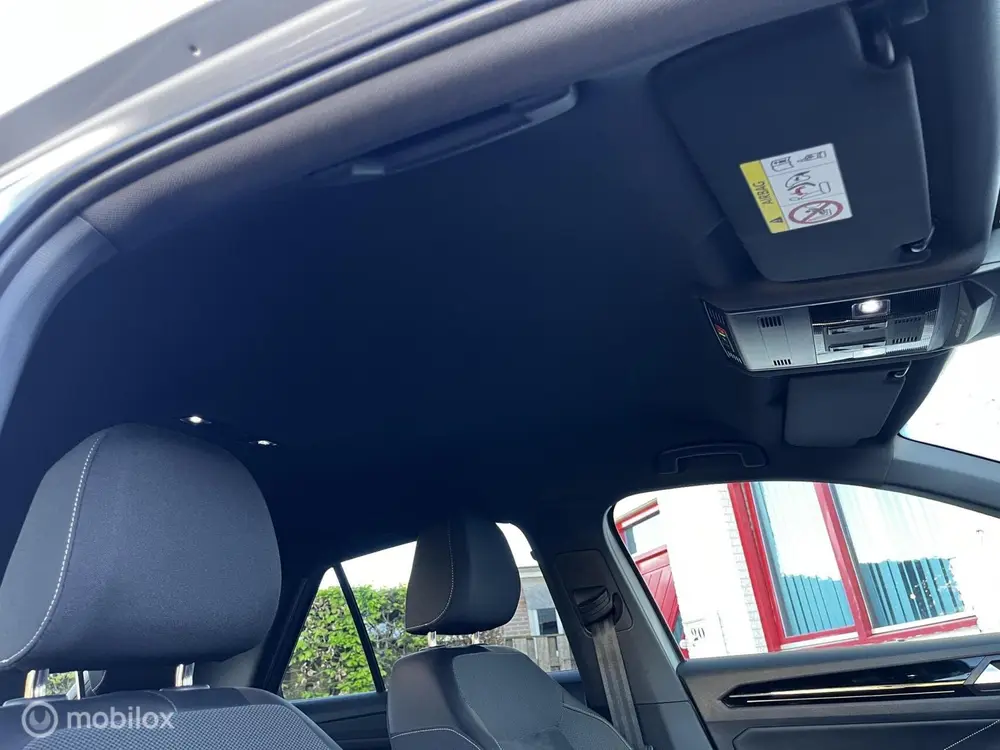 Volkswagen T-Roc 1.5 TSI R-Line / DIG COCKPIT / NAVI uit 2024, foto 11
