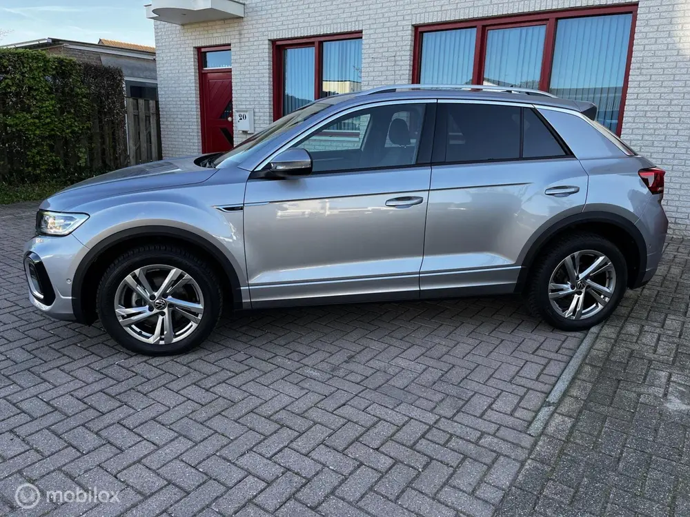 Volkswagen T-Roc 1.5 TSI R-Line / DIG COCKPIT / NAVI uit 2024, foto 2