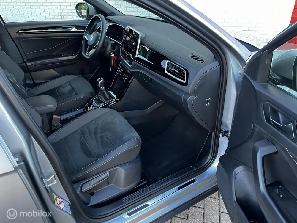 Volkswagen T-Roc 1.5 TSI R-Line / DIG COCKPIT / NAVI uit 2024, foto 9