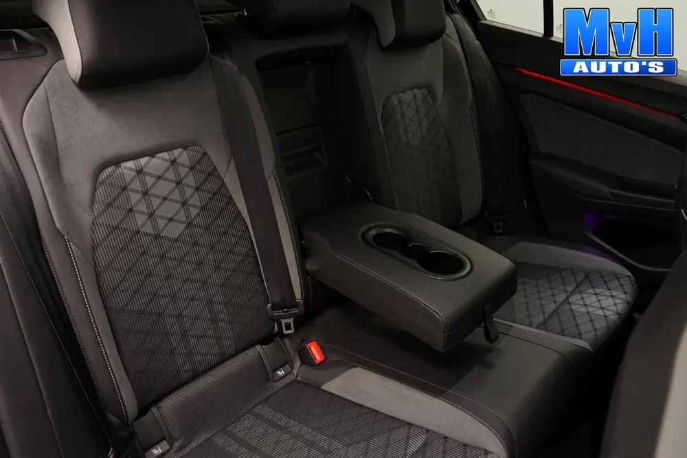 Volkswagen Golf 1.5 eTSI R-Line|STOEL/STUUR.VERW|CARPLAY|LED uit 2020, foto 13