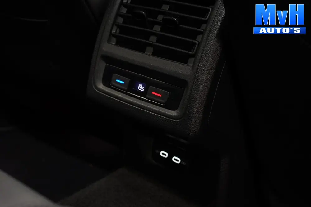 Volkswagen Golf 1.5 eTSI R-Line|STOEL/STUUR.VERW|CARPLAY|LED uit 2020, foto 14