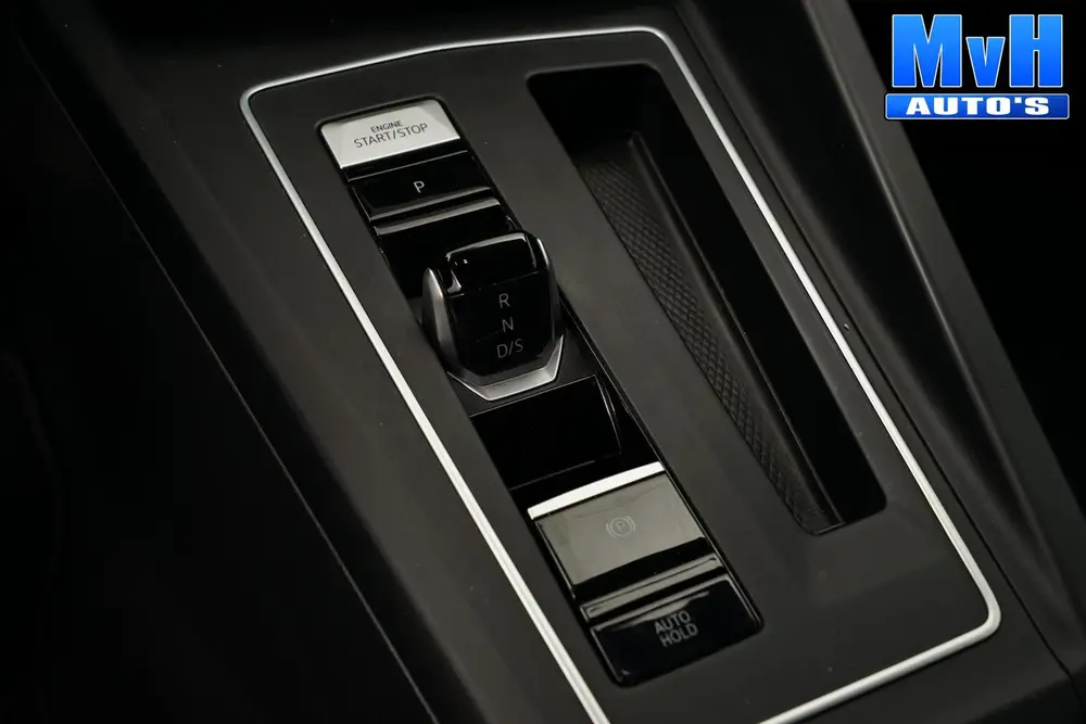 Volkswagen Golf 1.5 eTSI R-Line|STOEL/STUUR.VERW|CARPLAY|LED uit 2020, foto 6