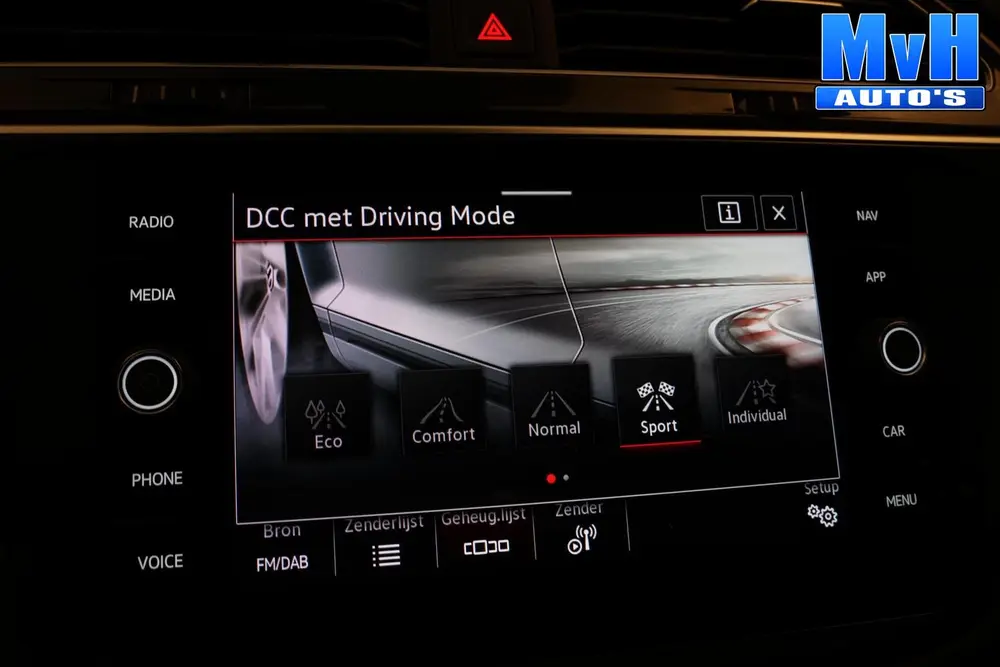 Volkswagen Tiguan 1.4 TSI eHybrid R-Line|PANO|STOEL/STUUR.VE uit 2024, foto 10