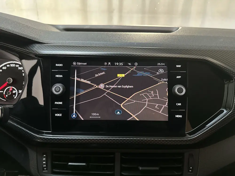 Volkswagen T-Cross 1.0 TSI Life Navigatie App-Connect Parkee uit 2023, foto 9