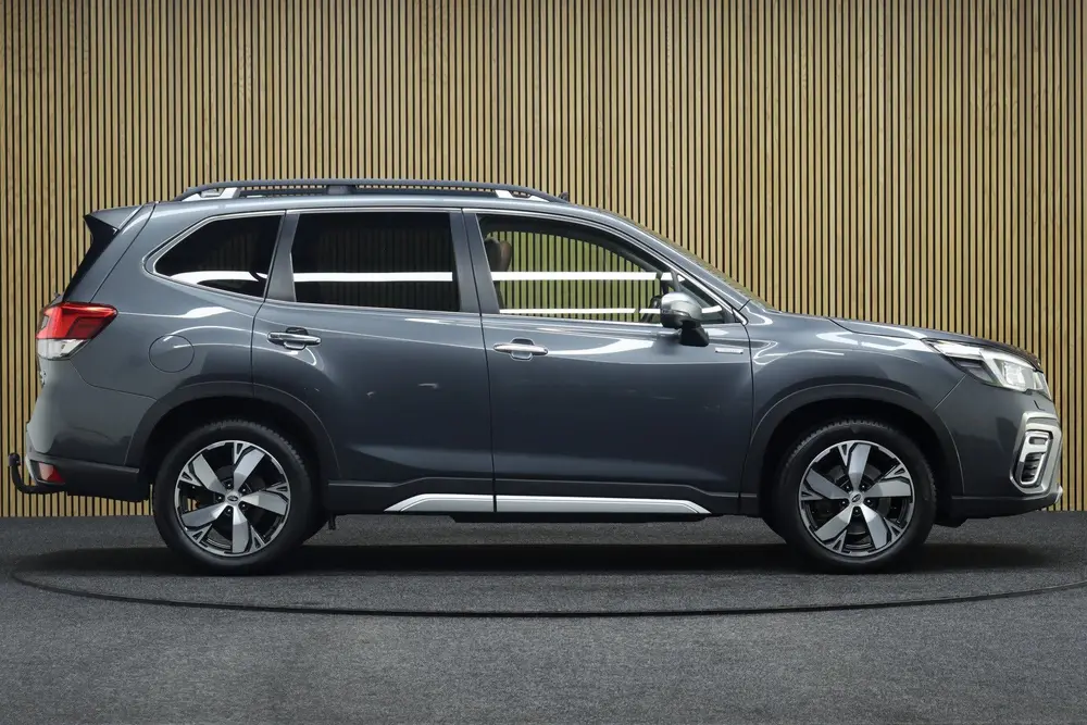 Subaru Forester 2.0i e-BOXER First Edition AWD | Elek. Glaze uit 2020, foto 14