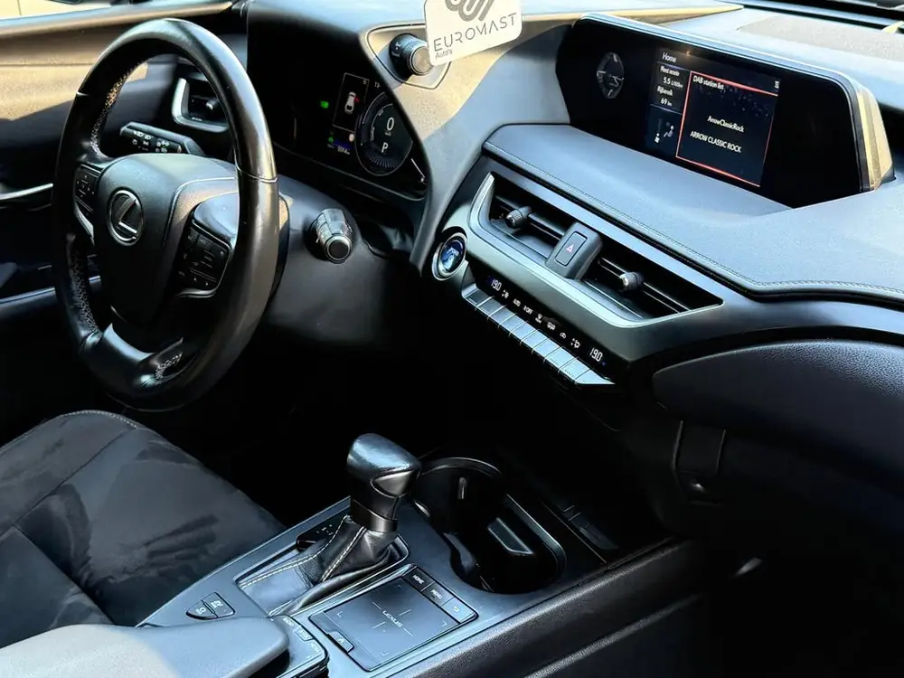 Lexus UX 250h Preference Line Hybrid Camera Cruise Control uit 2021, foto 2