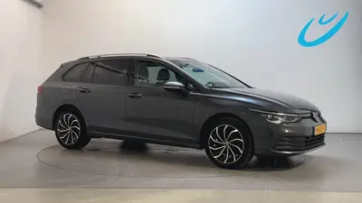 Volkswagen Golf Variant 1.5 eTSI DSG Life Business Alcantara uit 2021
