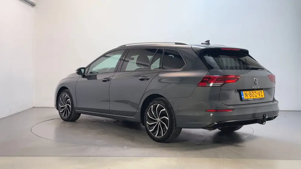 Volkswagen Golf Variant 1.5 eTSI DSG Life Business Alcantara uit 2021, foto 6