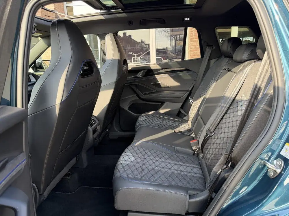 Volkswagen Tayron 1.5 eHybrid R-Line Edition 272pk | H&K | H uit 2025, foto 13