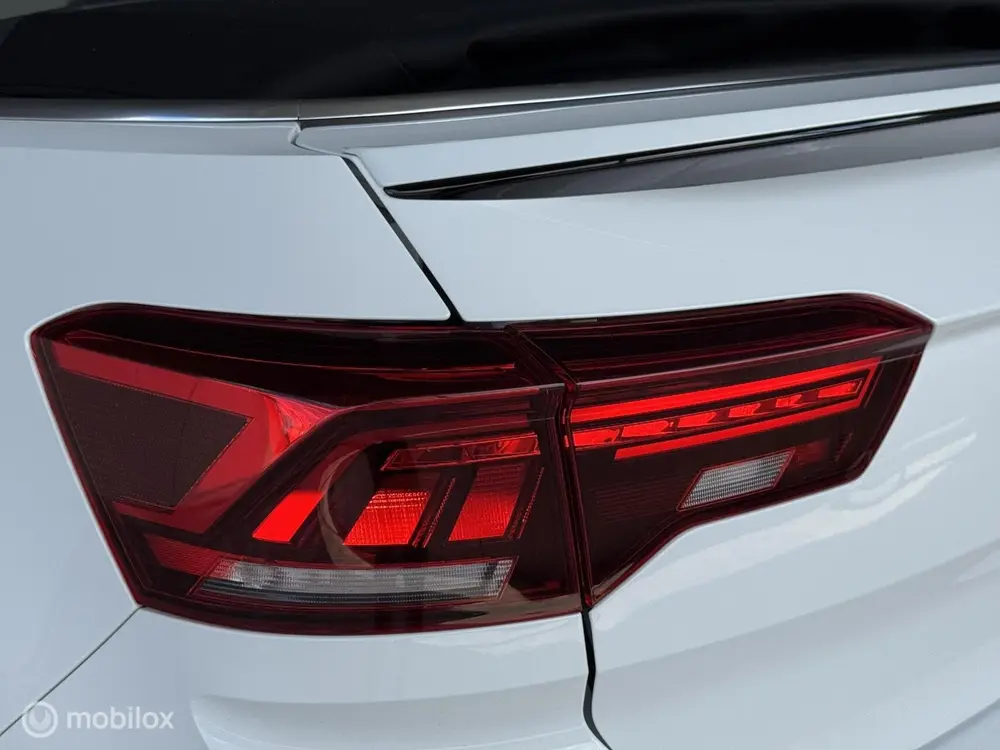 Volkswagen T-Roc Cabrio 1.5 TSI R-Line|ACC|DSG|IQ LIGHT| uit 2022, foto 19