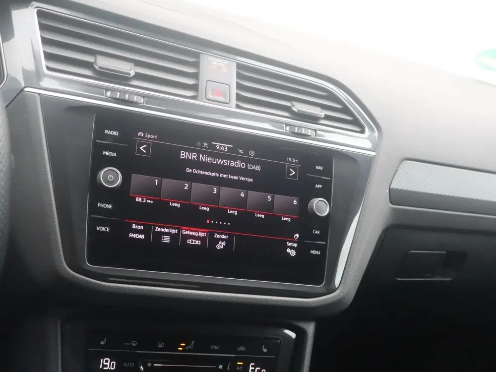 Volkswagen Tiguan 1.4 TSI eHybrid 245pk DSG R-Line Business+ uit 2022, foto 19