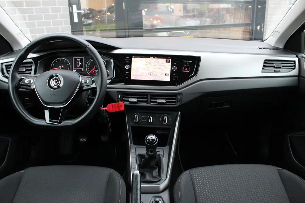 Volkswagen Polo 1.0 TSI Comfortline / Carplay / Navigatie / uit 2019, foto 2