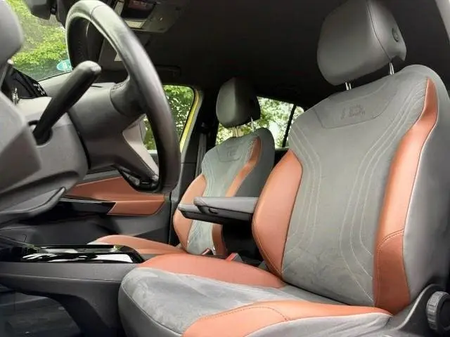 Volkswagen ID.4 First 77 kWh SOH 91,4% Warmtepomp/Trekhaak/A uit 2020, foto 6