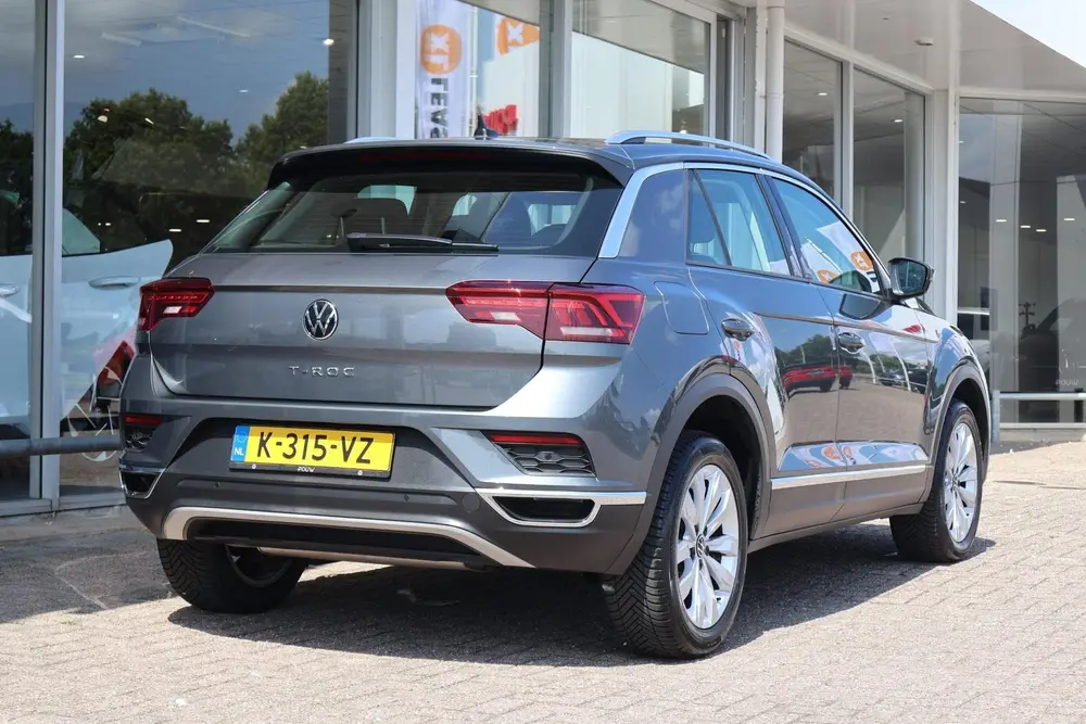 Volkswagen T-Roc 1.5 TSI 150 pk DSG Sport | Carplay | Adapti uit 2021, foto 2