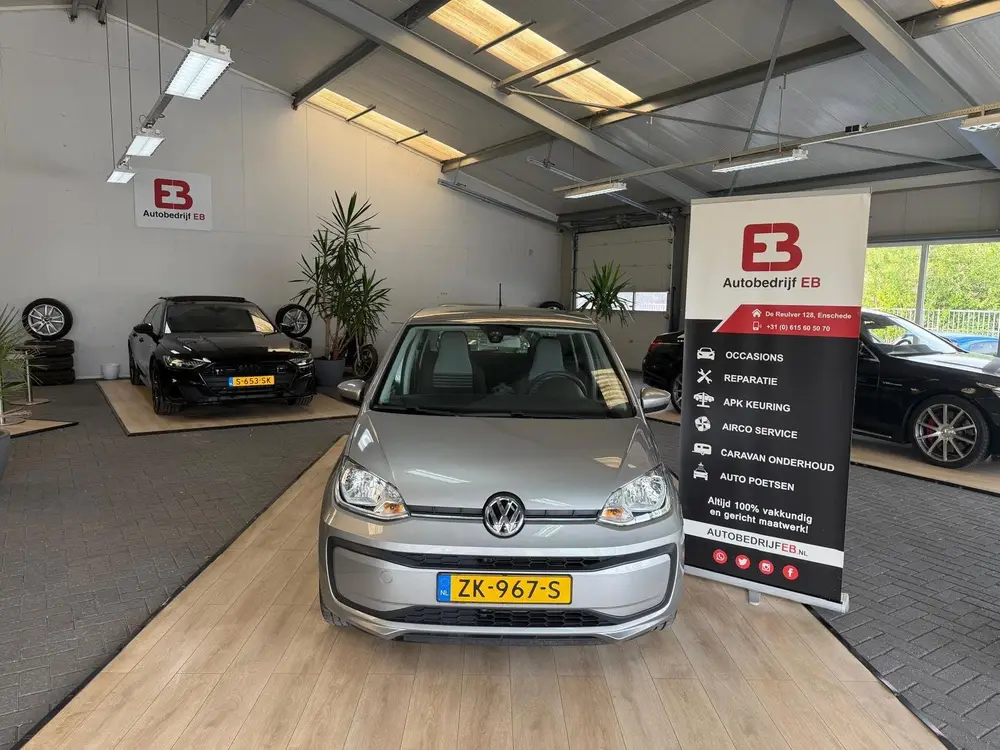 Volkswagen Up! 1.0 BMT move up! uit 2019, foto 2