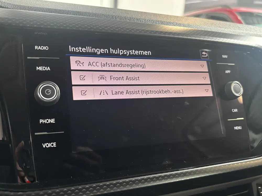 Volkswagen T-Cross 1.0 TSI 110 pk Life | CarPlay | ACC | Air uit 2022, foto 19