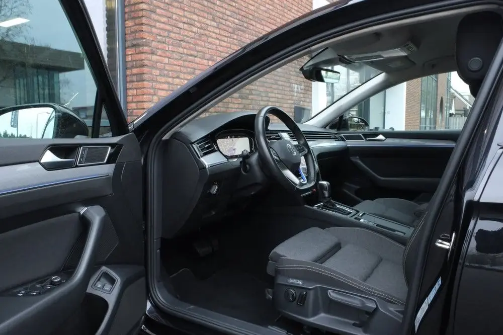 Volkswagen Passat Variant GTE, SOH 96% (bj 2023, automaat) uit 2023, foto 6