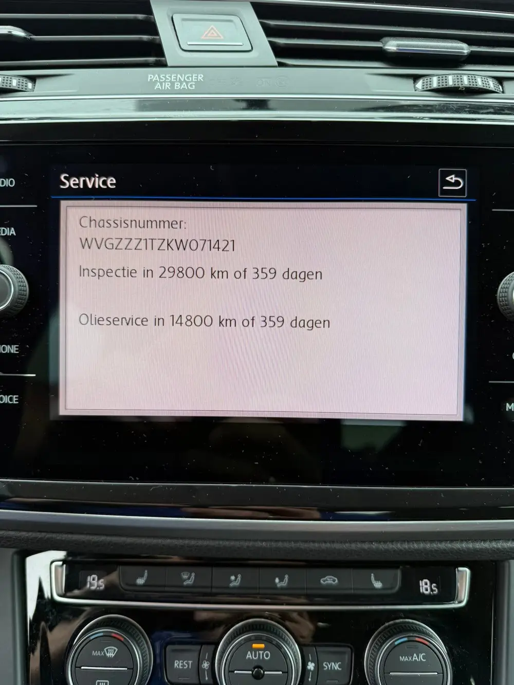 Volkswagen Touran TSI Highline 115pk 2019 uit 2019, foto 18