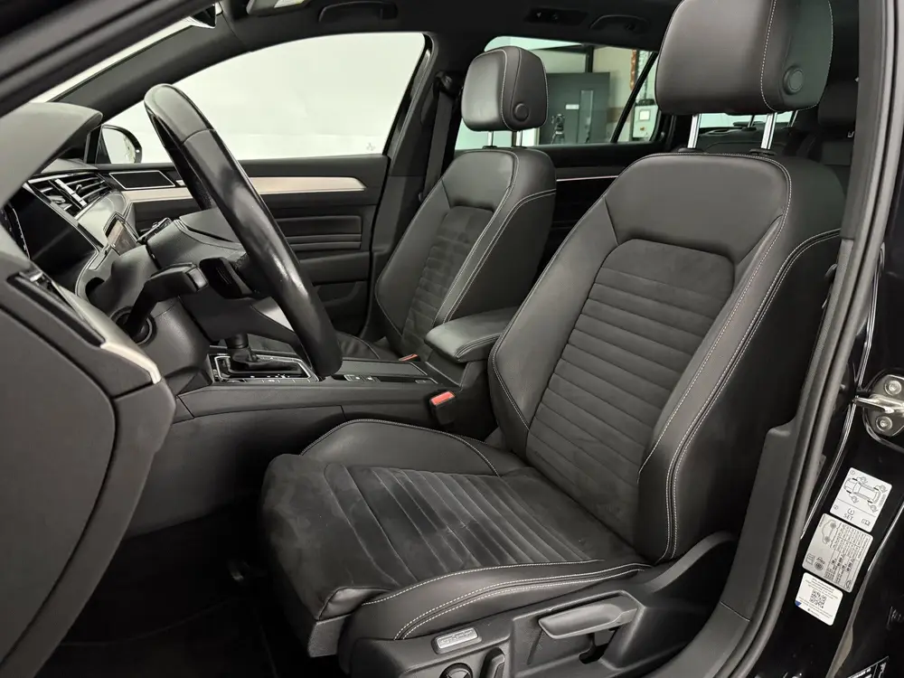 Volkswagen Passat 1.5 TSI R-Line | Virtual | Camera | IQ Lig uit 2020, foto 16