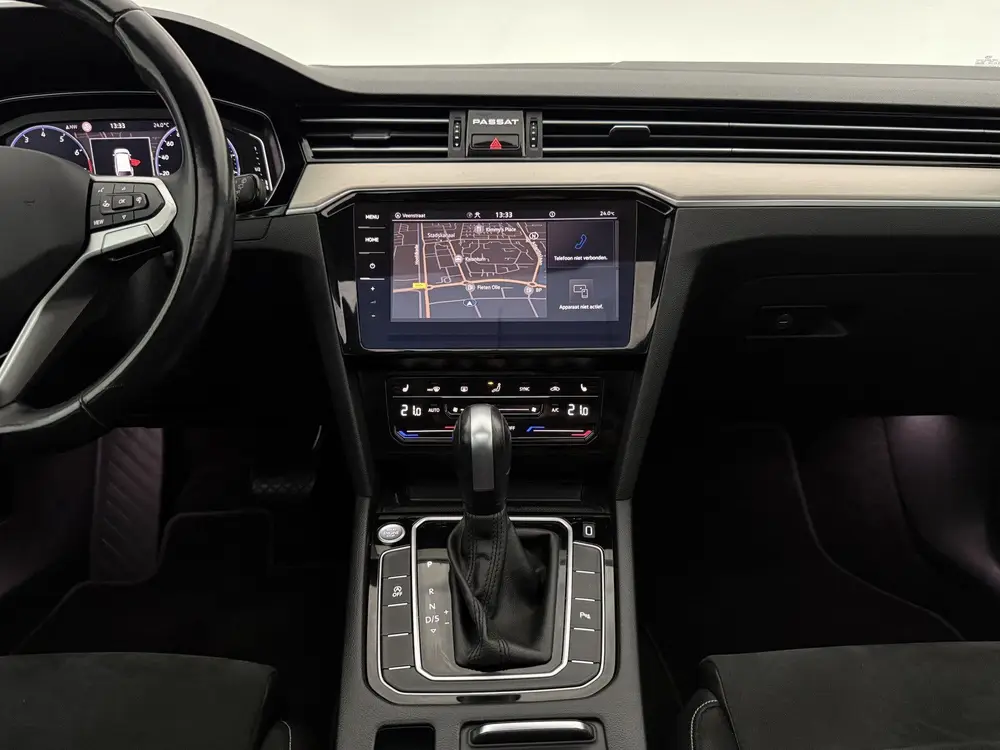 Volkswagen Passat 1.5 TSI R-Line | Virtual | Camera | IQ Lig uit 2020, foto 18