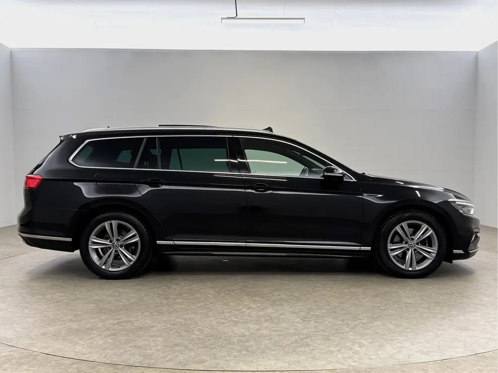Volkswagen Passat 1.5 TSI R-Line | Virtual | Camera | IQ Lig uit 2020, foto 9