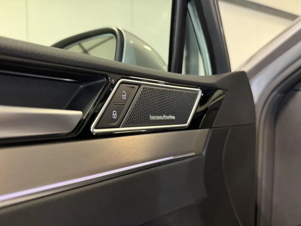 Volkswagen Passat 1.5 TSI R-Line Business + Pano Virtual H&K uit 2021, foto 19