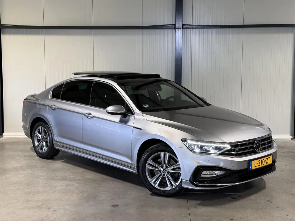 Volkswagen Passat 1.5 TSI R-Line Business + Pano Virtual H&K uit 2021, foto 4