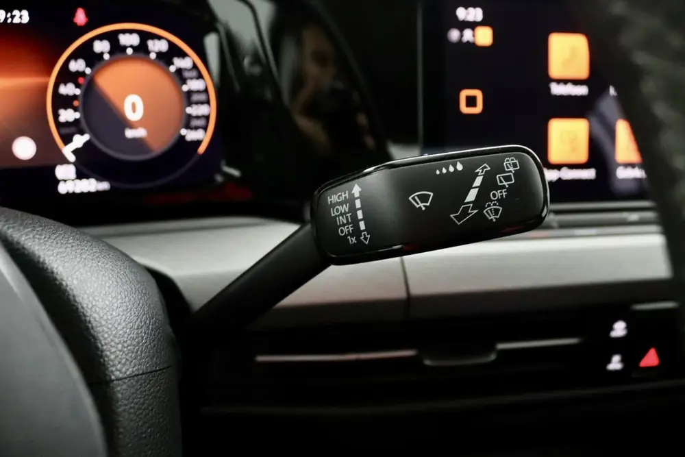 Volkswagen Golf 1.0 eTSI Life blauw automaat uit 2020, foto 19