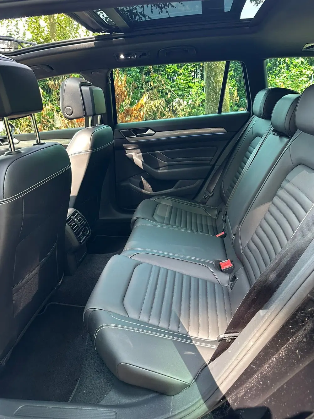 Volkswagen Passat Variant Passat GTE | Pano | Dynaudio | HUD | 360° | DCC | Trekhaak uit 2020, foto 12