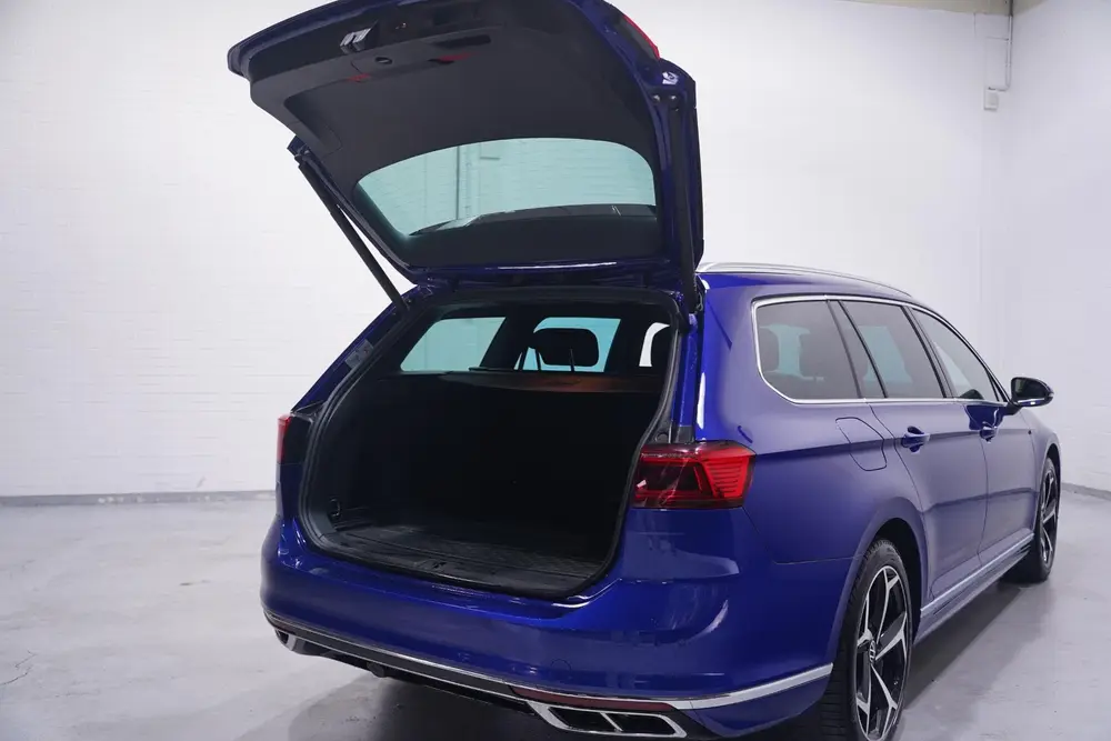 Volkswagen Passat Variant 1.5 TSI R-Line Business + NAP IQ.L uit 2022, foto 16