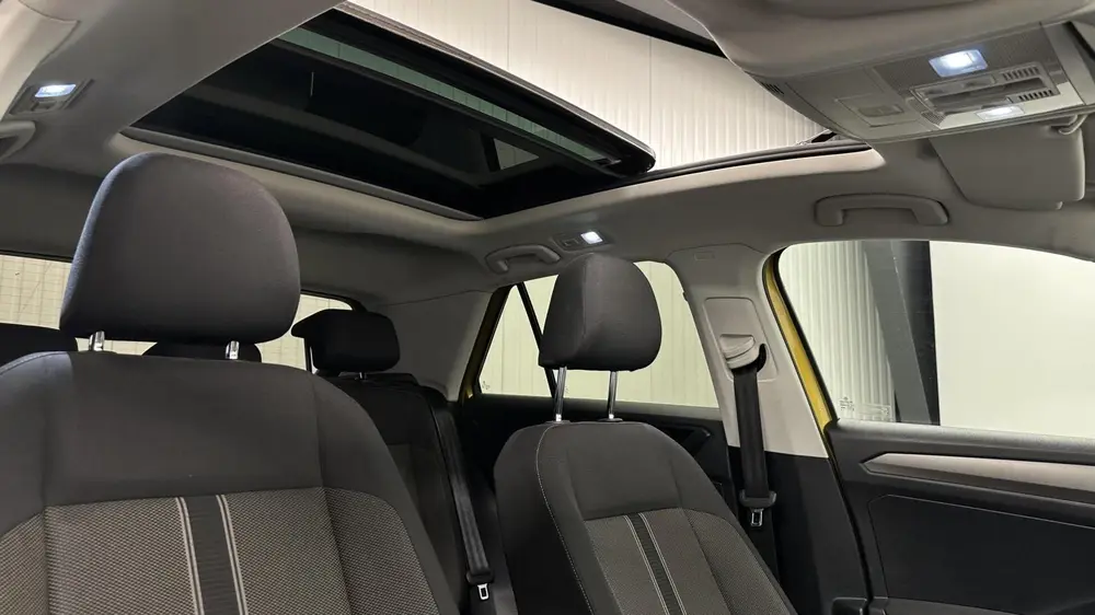 Volkswagen T-Roc 1.0 TSI Style Business PANO LM TREKHAAK DAB uit 2020, foto 19