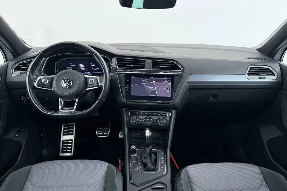 Volkswagen Tiguan 1.5 TSI ACT Highline R-line | Panoramadak uit 2019, foto 3