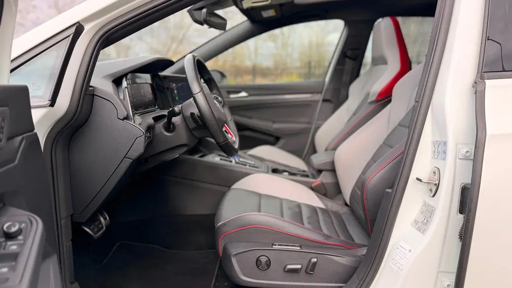 Volkswagen GOLF 2.0 TSI GTI Panoramadak Leer Stoelverwarming uit 2021, foto 3