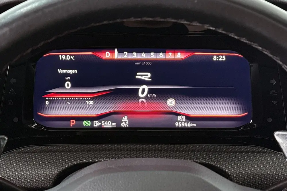 Volkswagen Golf 1.5 eTSI R-Line Panoramadak Stoel-Stuurverwa uit 2023, foto 11