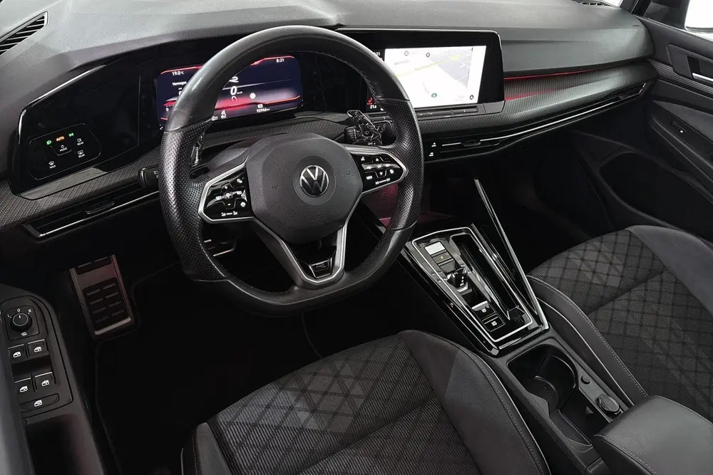 Volkswagen Golf 1.5 eTSI R-Line Panoramadak Stoel-Stuurverwa uit 2023, foto 5