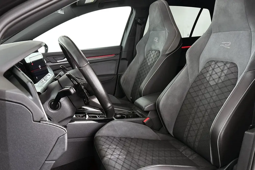 Volkswagen Golf 1.5 eTSI R-Line Panoramadak Stoel-Stuurverwa uit 2023, foto 6