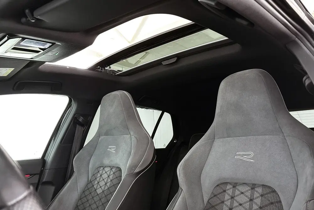 Volkswagen Golf 1.5 eTSI R-Line Panoramadak Stoel-Stuurverwa uit 2023, foto 8