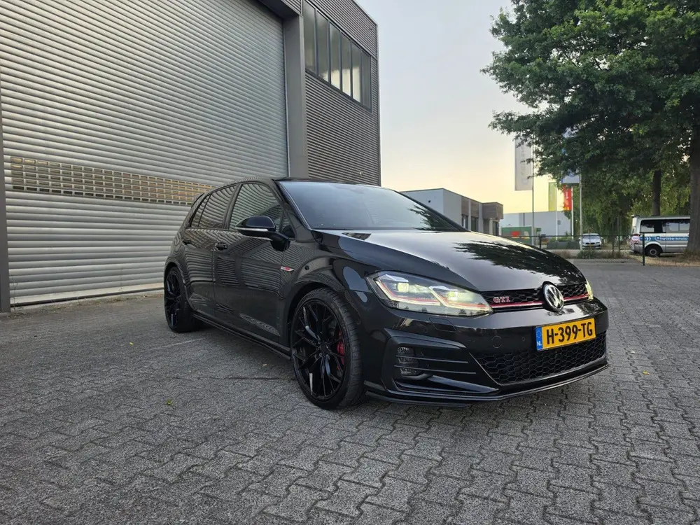 Volkswagen Golf VII Golf GTI 2.0 TSI 290pk 7-DSG 2019 Zwart uit 2019, foto 3