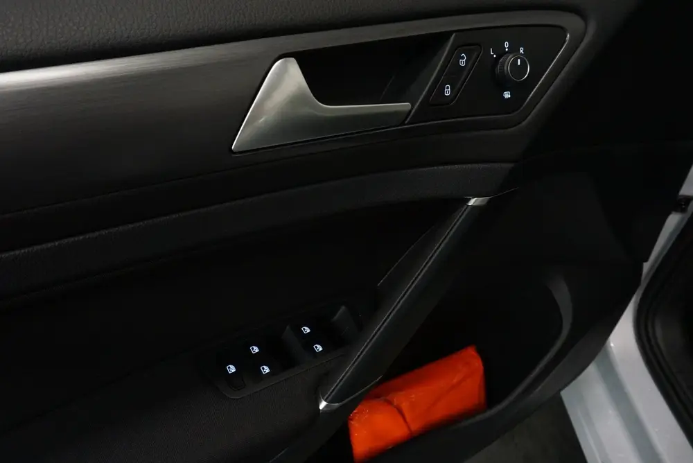 Volkswagen E-Golf Edition Navigatie Climate Control Parkeer uit 2019, foto 9