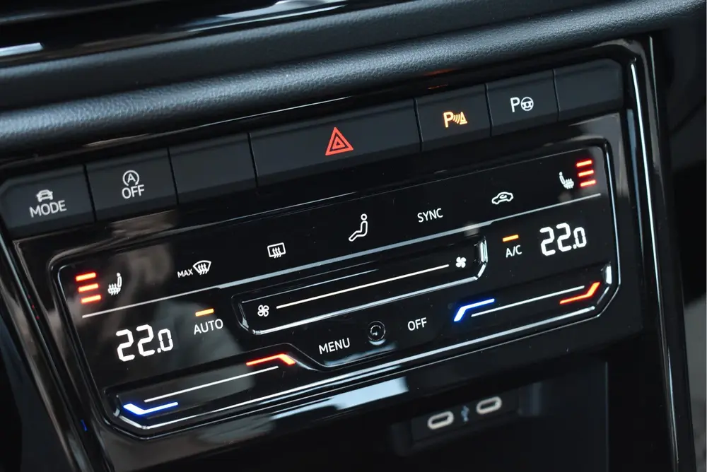 Volkswagen T-Roc 1.5 TSI R-Line Black Style LED grill, Adapt uit 2025, foto 10