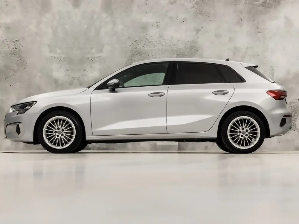 Audi A3 Sportback 30 TFSI Sport (APPLE CARPLAY, GROOT NAVI uit 2020, foto 2
