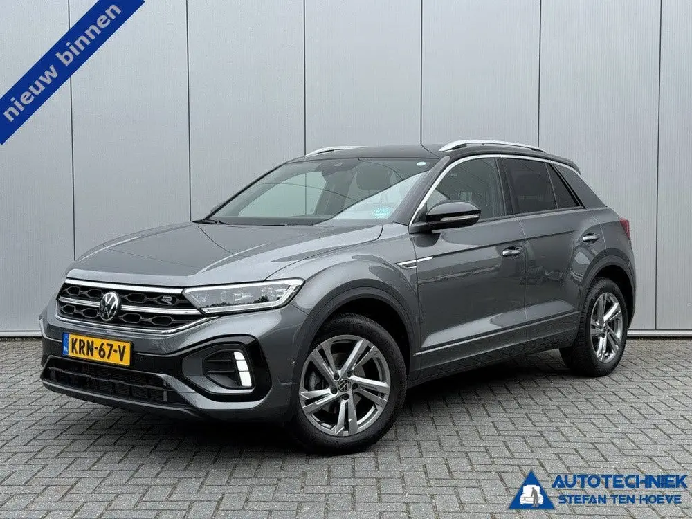Volkswagen T-Roc 1.5 TSI R-Line Carplay Camera Led Acc Trekh uit 2025