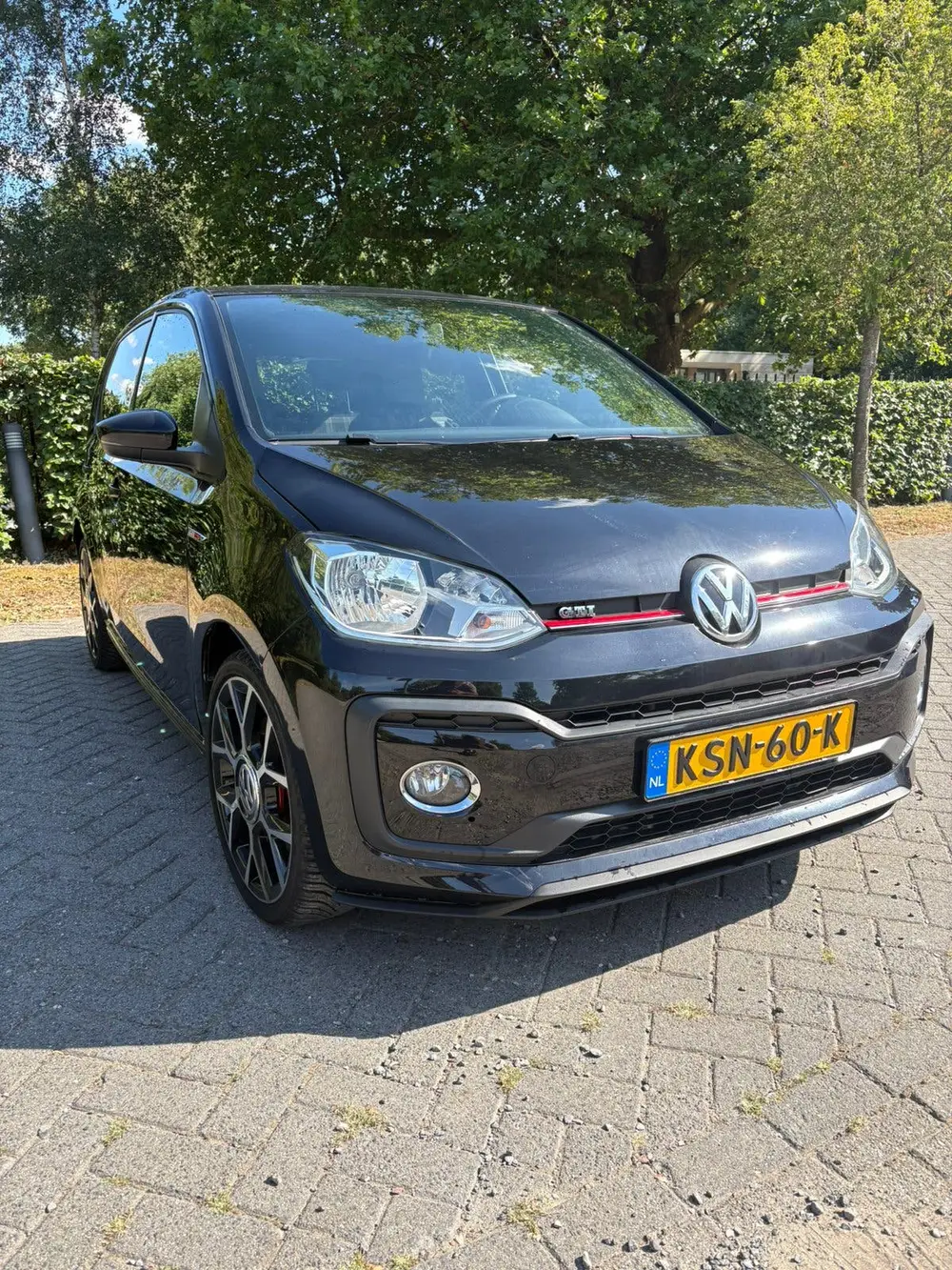 Volkswagen Up! 1.0 TSI 115PK 5D 2019 Zwart uit 2019, foto 2