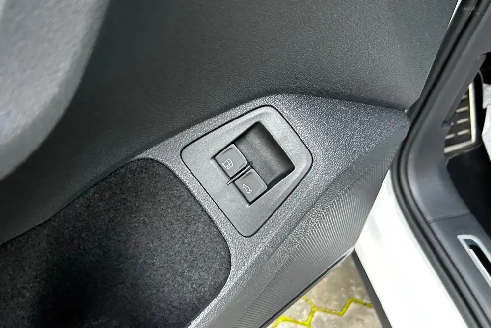 Volkswagen Tiguan 1.4 TSI eHybrid R-Line 245pk PANO TREKHAAK uit 2021, foto 8