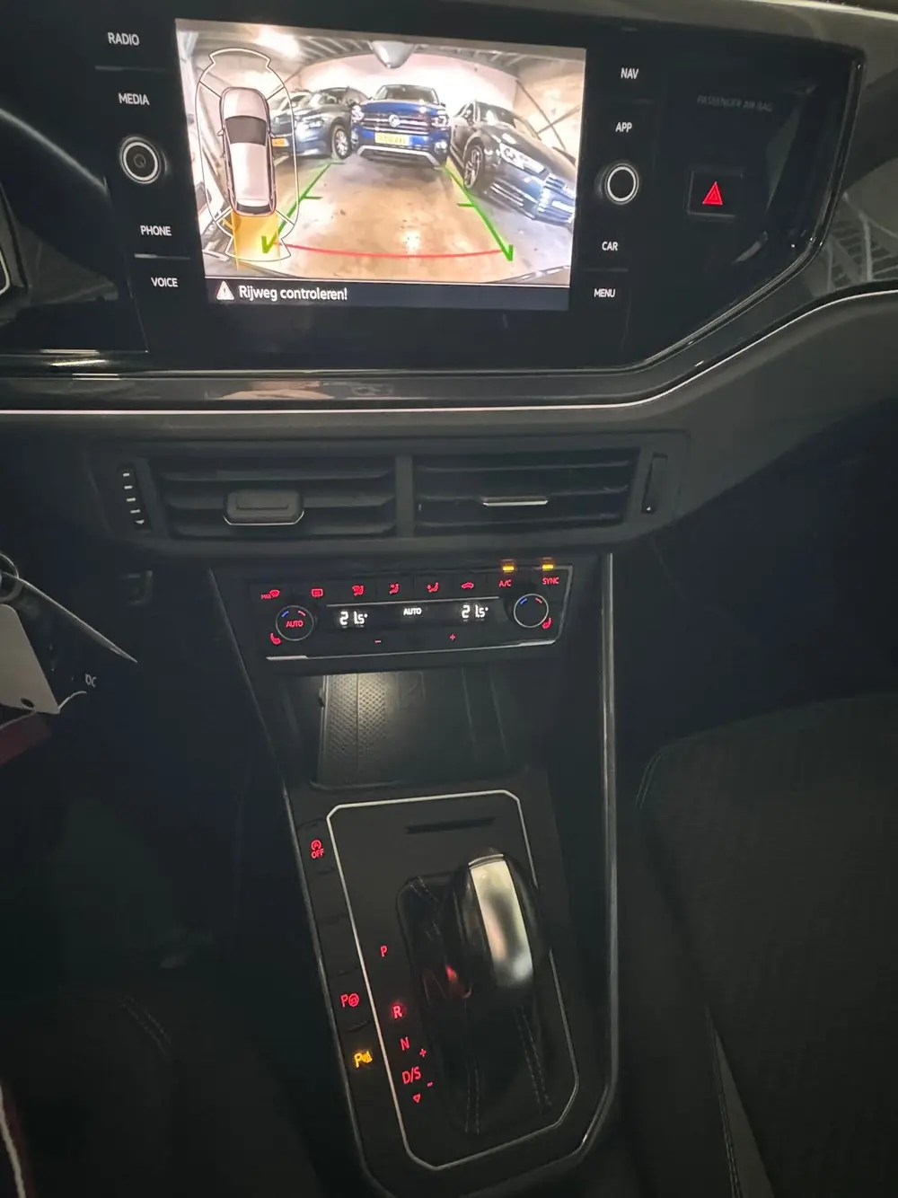 Volkswagen Polo 1.5 TSI 3x R LINE AUT/CAMERA/CARPLAY/NAVI/AC uit 2021, foto 14