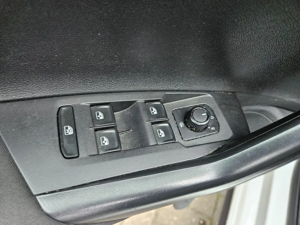 Volkswagen Polo 1.0 MPI R-line (bj 2020) uit 2020, foto 6