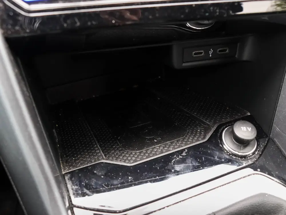 Volkswagen T-Roc 1.0 TSI Style 110PK Alcantara stoelen Camer uit 2022, foto 14