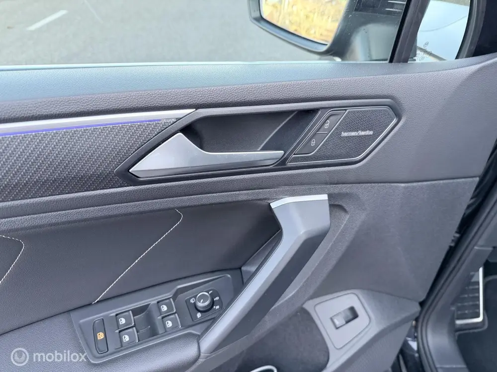 Volkswagen Tiguan 1.5 TSI R-Line Business+ PANO/360•CAMERA uit 2020, foto 19