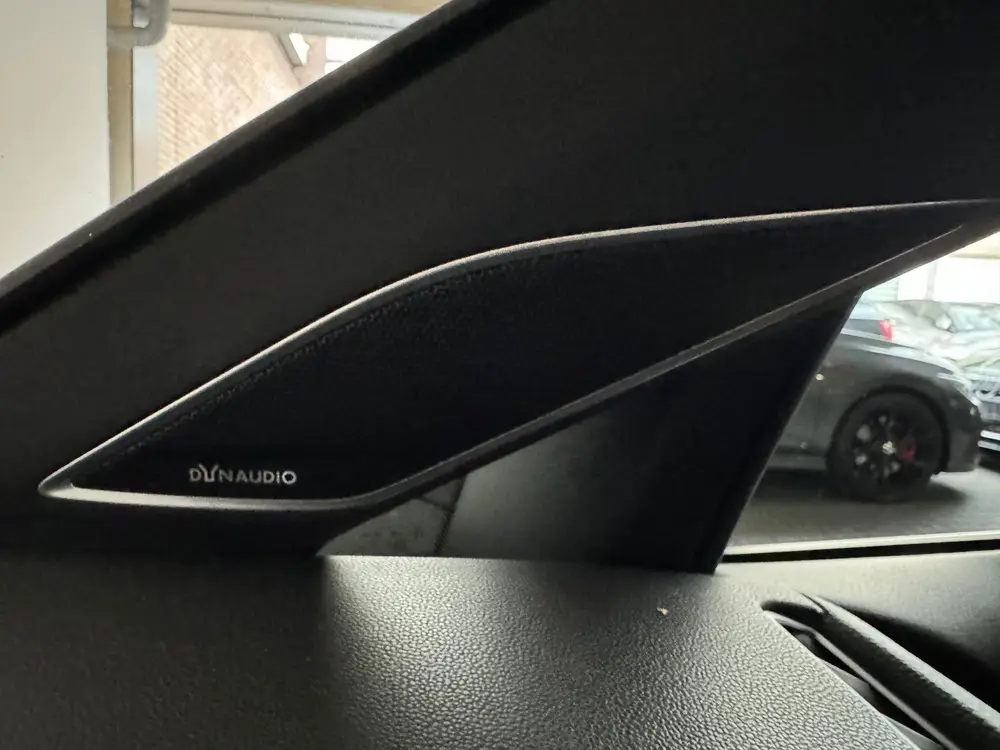 Volkswagen Golf 2.0 TSI 4Motion R Pano|Keyless|Dynaudio|Sfee uit 2019, foto 16