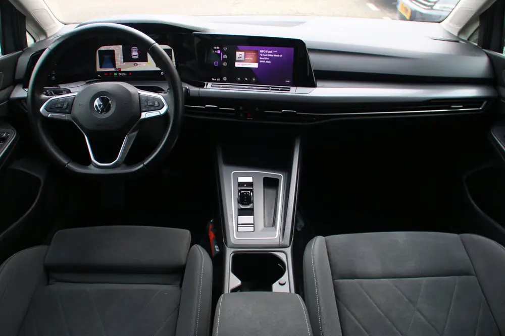 Volkswagen Golf 1.5 eTSI Style PANO-DAK NL-AUTO NAP! uit 2020, foto 11